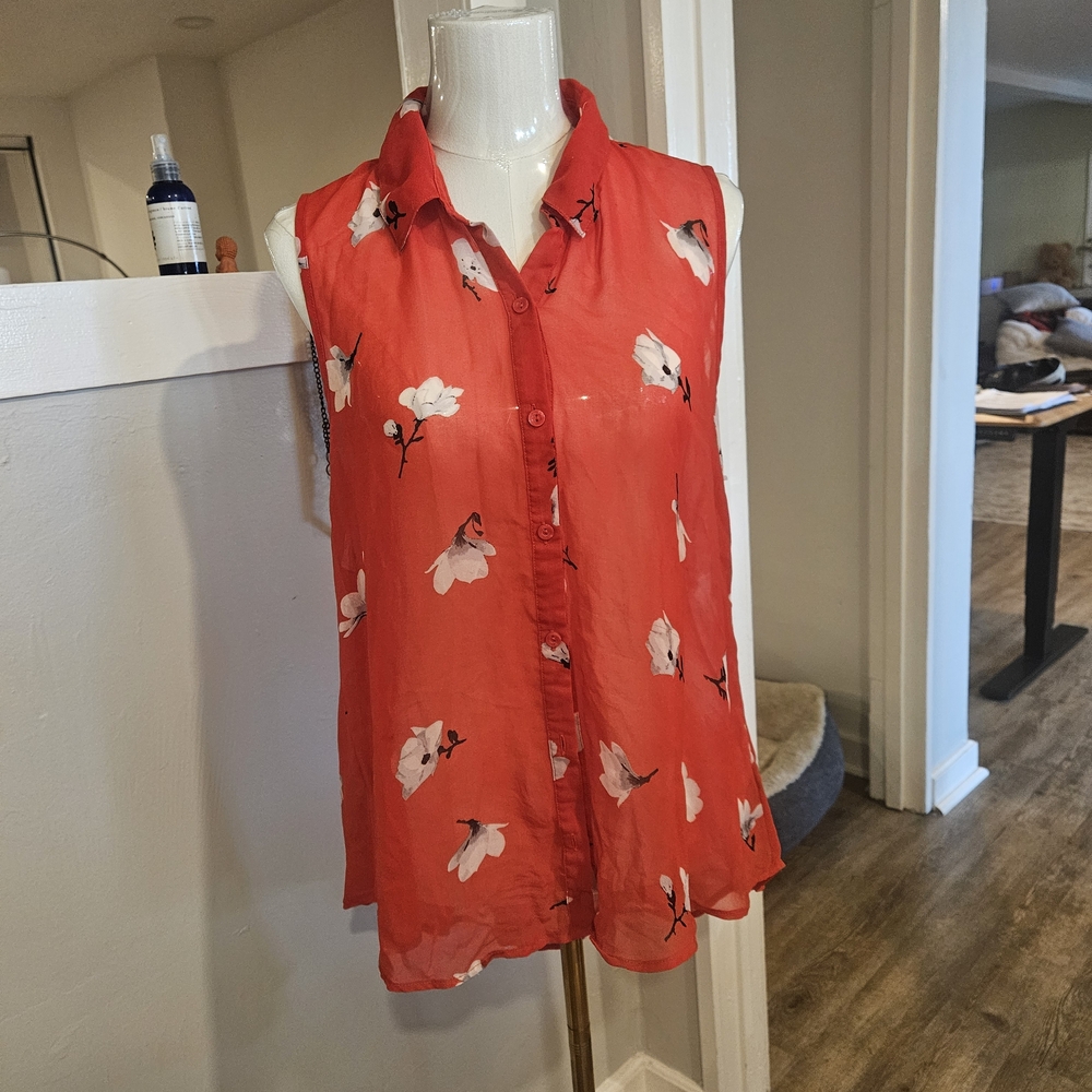 Forever 21 Red Floral Sleeveless Blouse